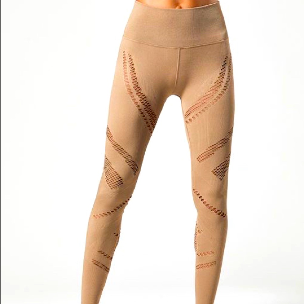 NWT Alo Yoga Radiance Legging size S